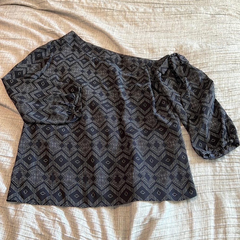 BR Factory Off-the-Shoulder Blouse!